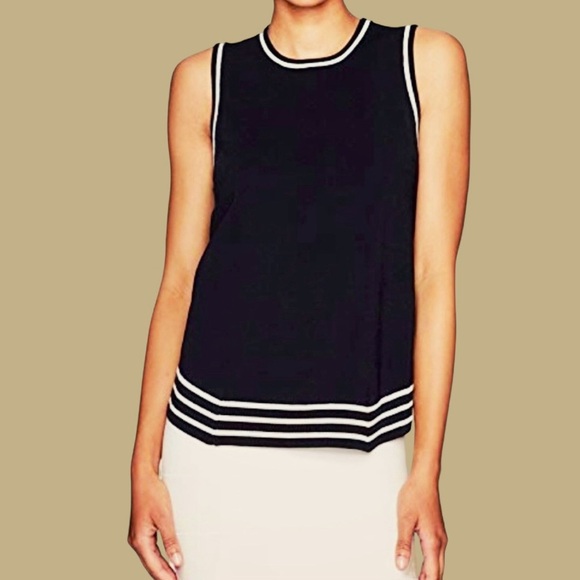 NWT Kendall & Kylie Black & White ‘Stripe Rib Overlap Top’ Size Small - Picture 1 of 11